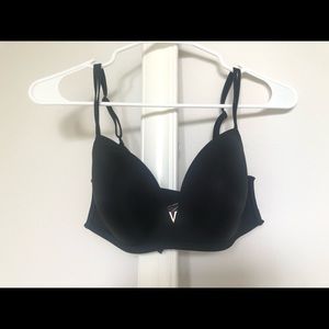 Black Wireless Victorias Secret Bra